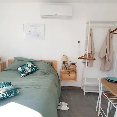 Holiday home Avec Jardin Et Parking Proche Plages Et Sainte-musse